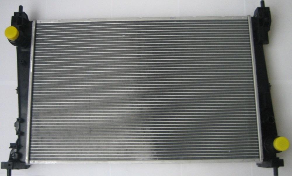 радиатор охлаждения двигателя