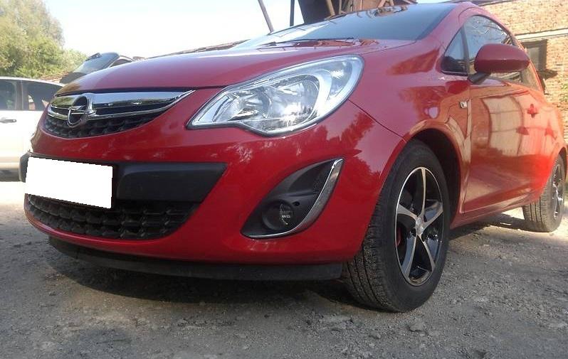 красная Корса спереди