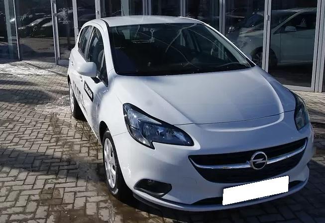 белый Опель Корсадиагностика подвески