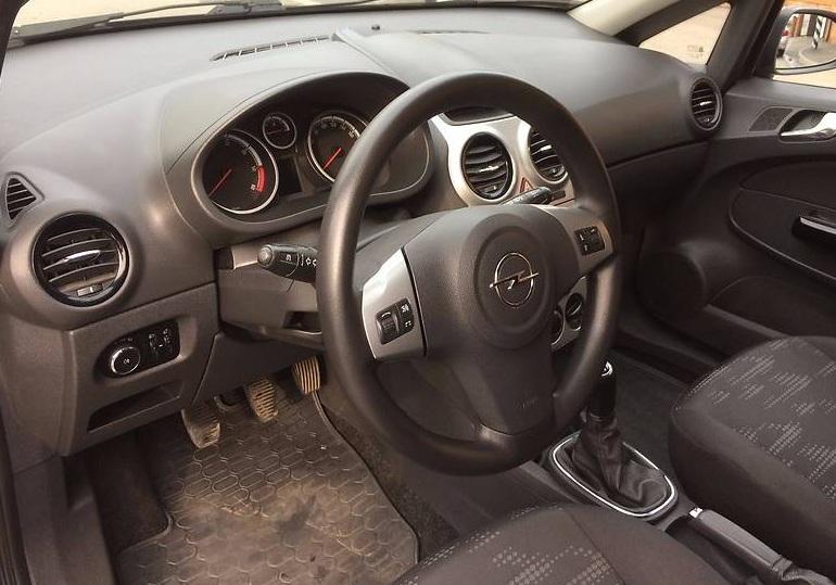 салон Опеля Корсы