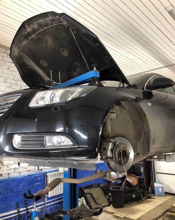 инсигния в автосервисе