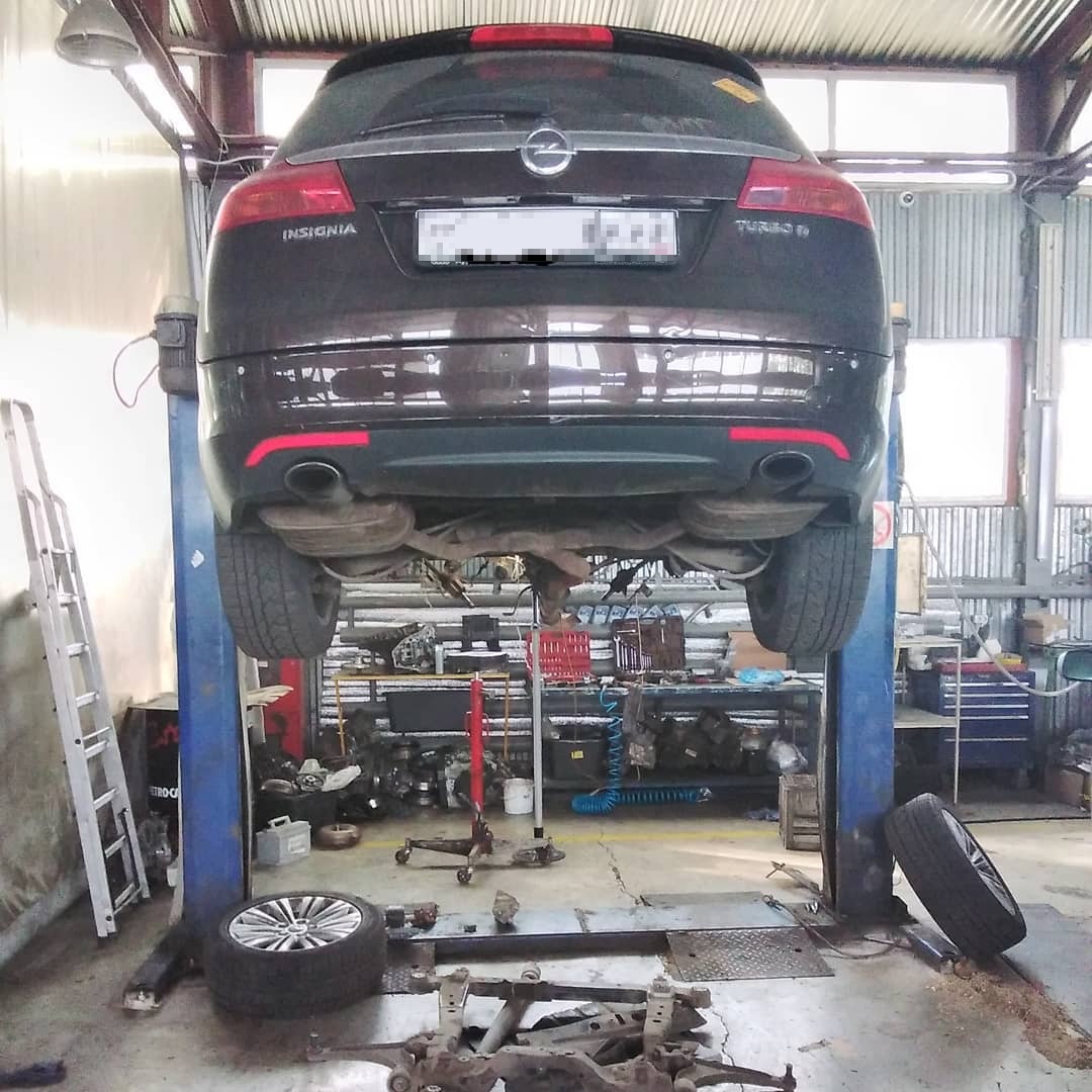 замена передних колодок на инсигнии