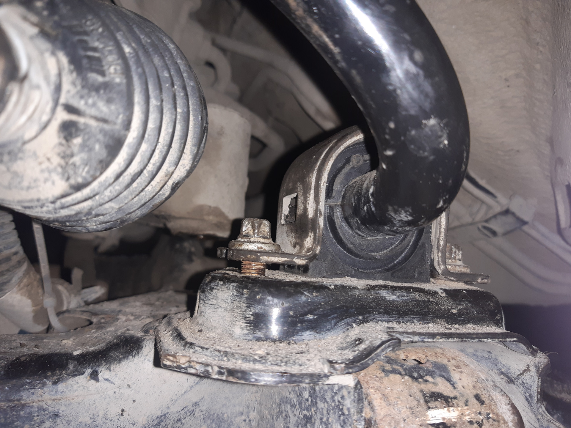 замена втулок стабилизатора опель астра