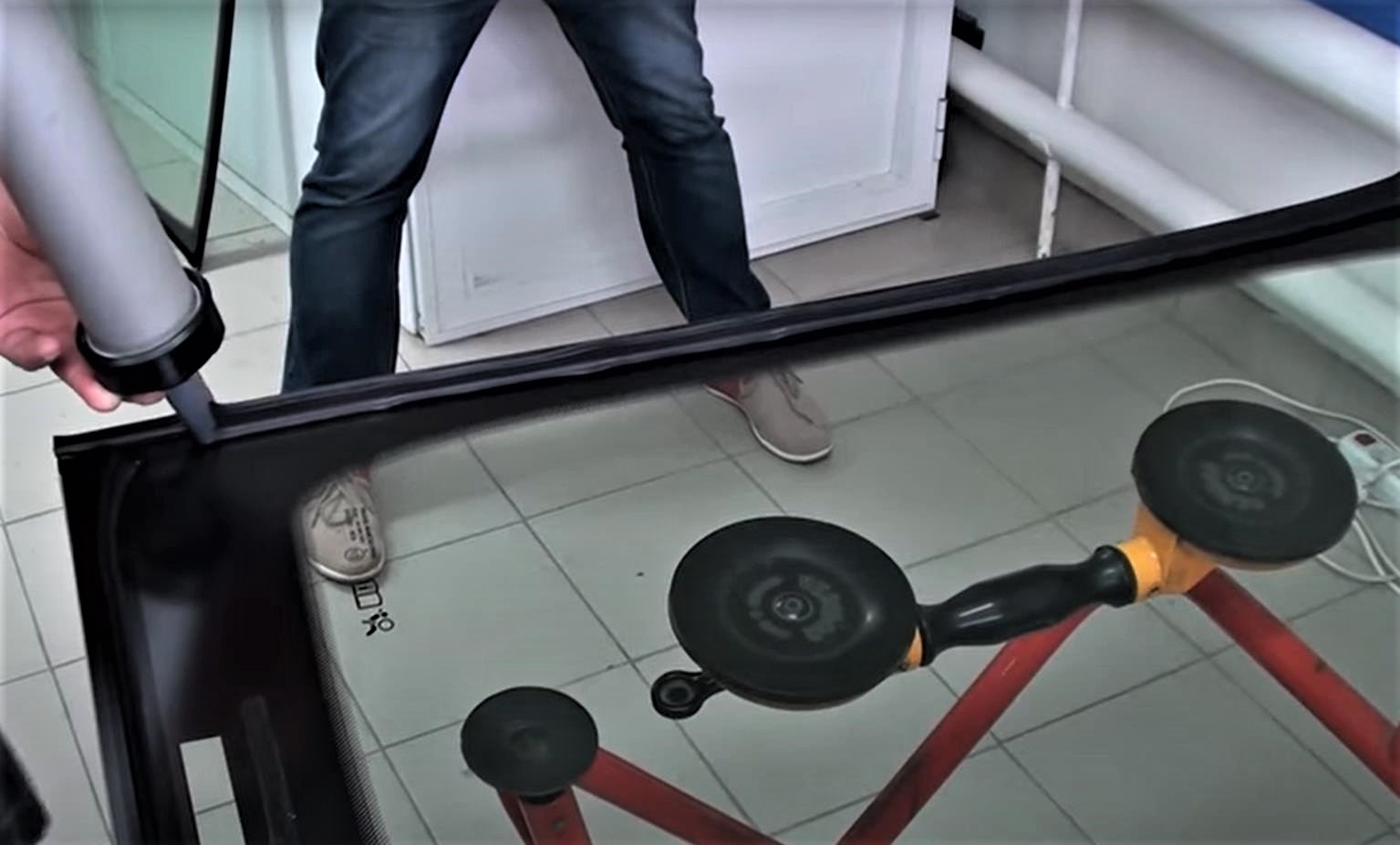 лобовое стекло