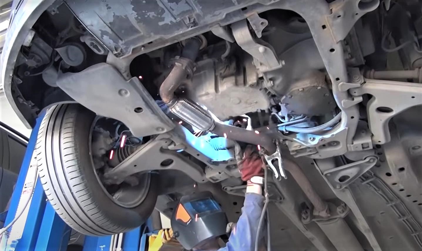 Замена катализатора на пламегаситель на Опель Астра