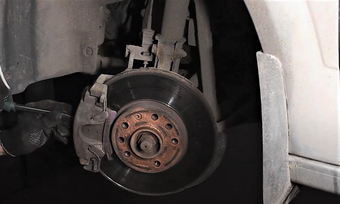 Замена тормозных колодок Опель
