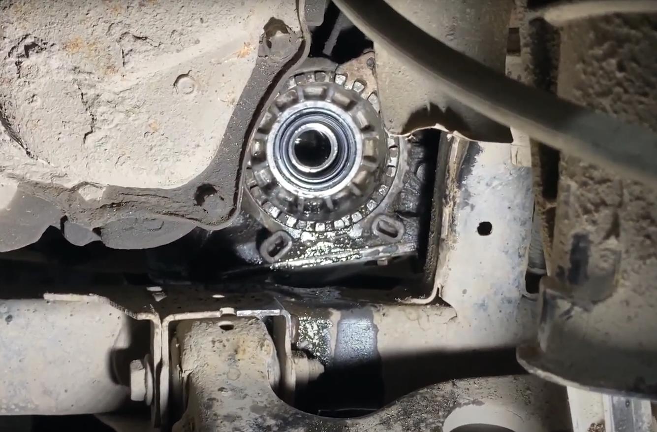 Замена сальника привода Опель Астра H