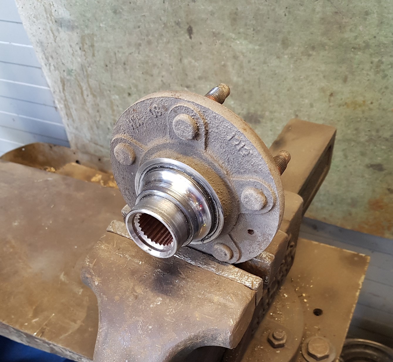 Замена переднего ступичного подшипника Опель Мокка