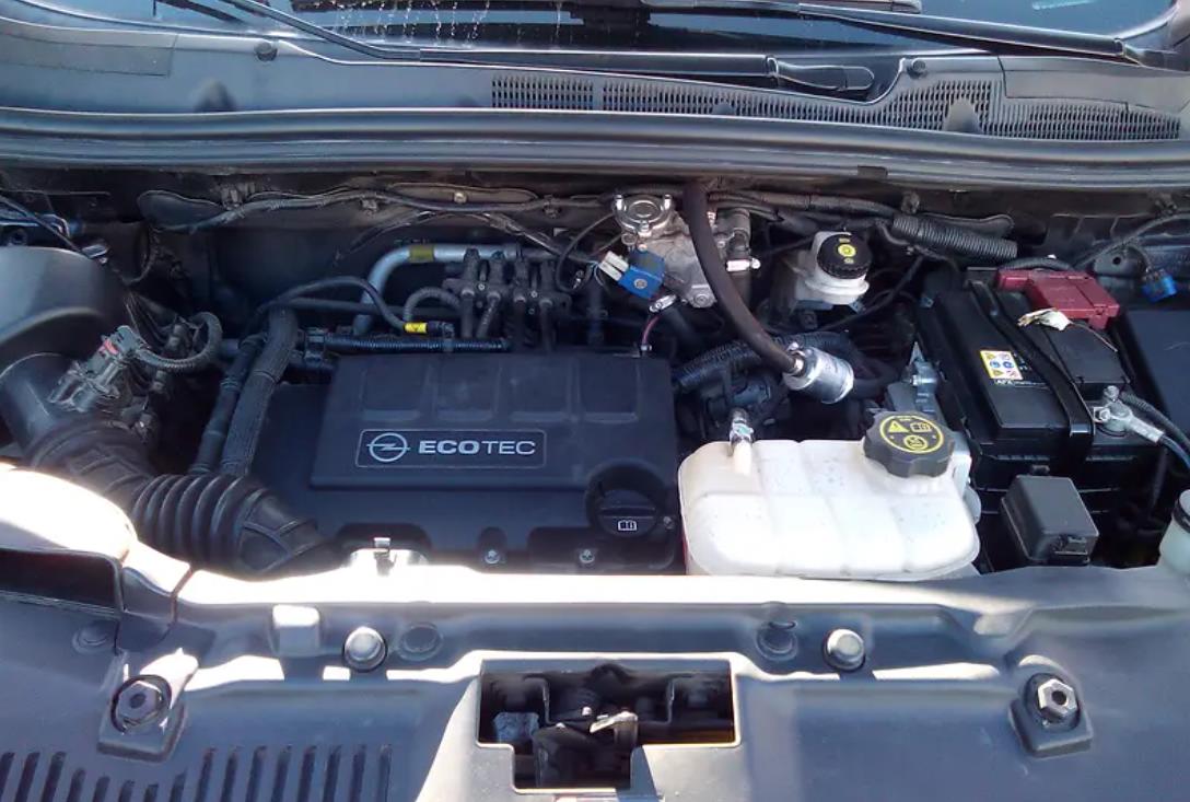 отсек двигателя Опель Мокка