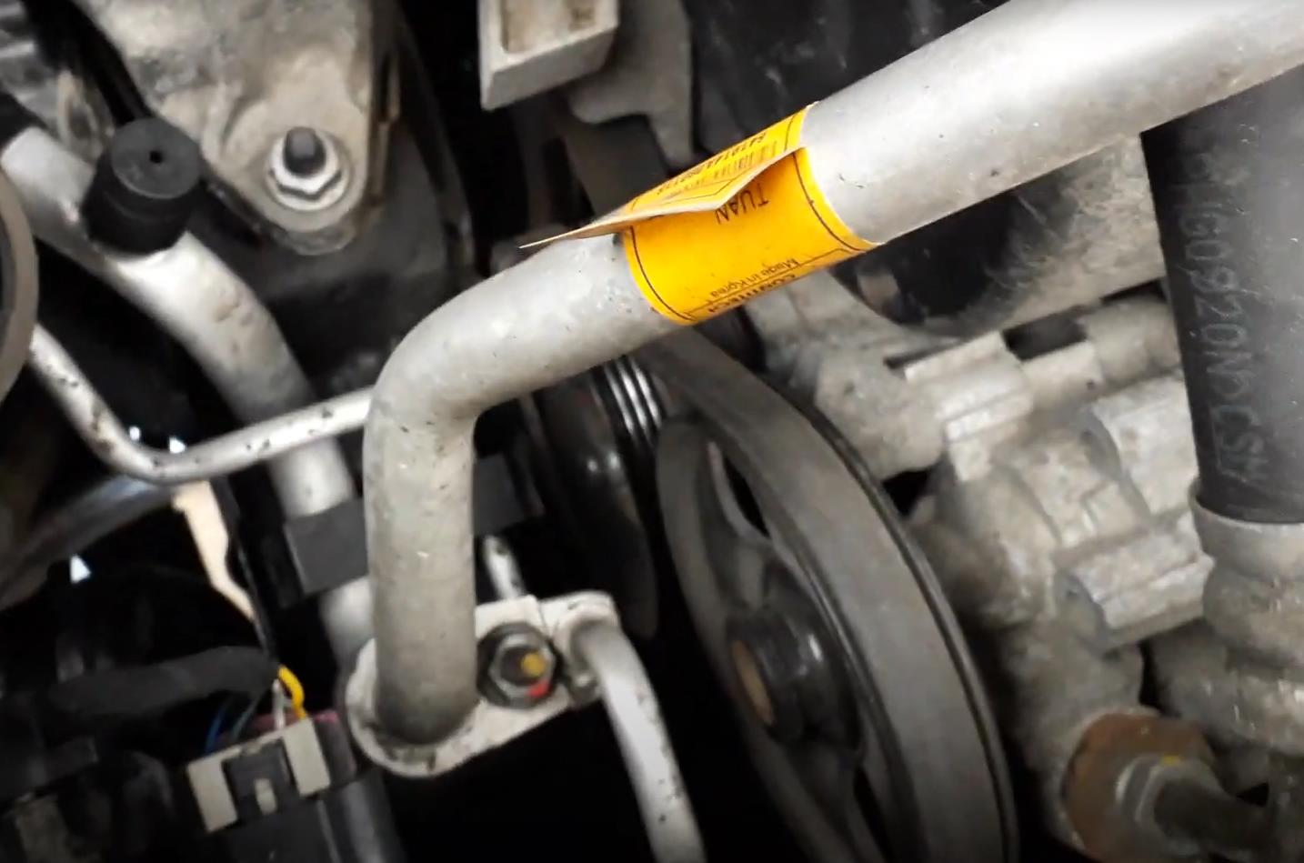 Замена приводного ремня Опель Мокка