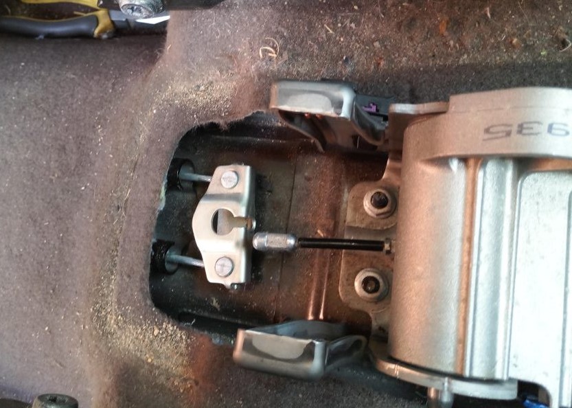 Замена троса ручного тормоза Мокка