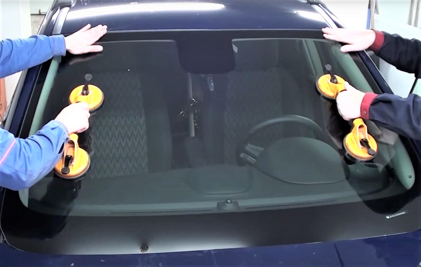 Замена лобового стекла Опель Мокка