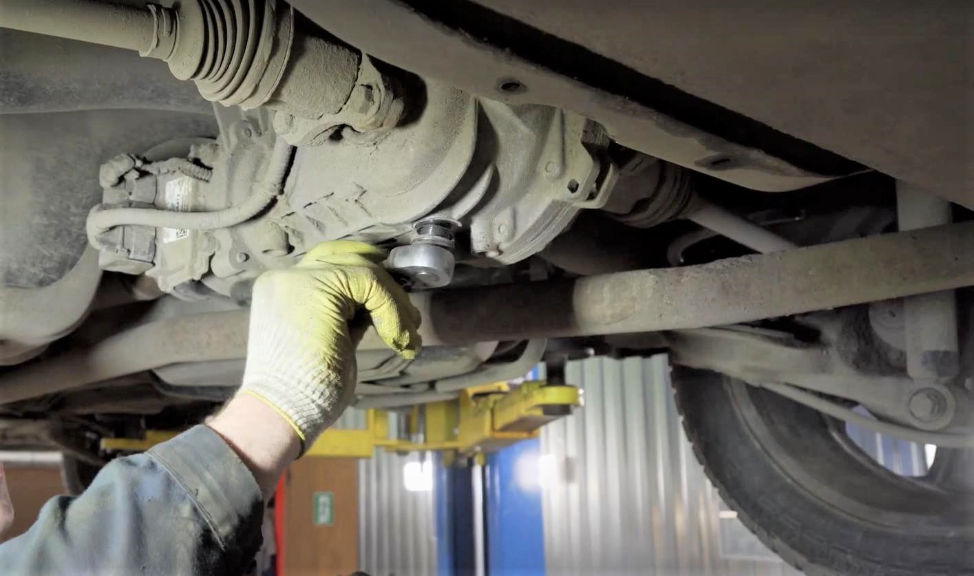 слив старого масла заднего редуктора Опель