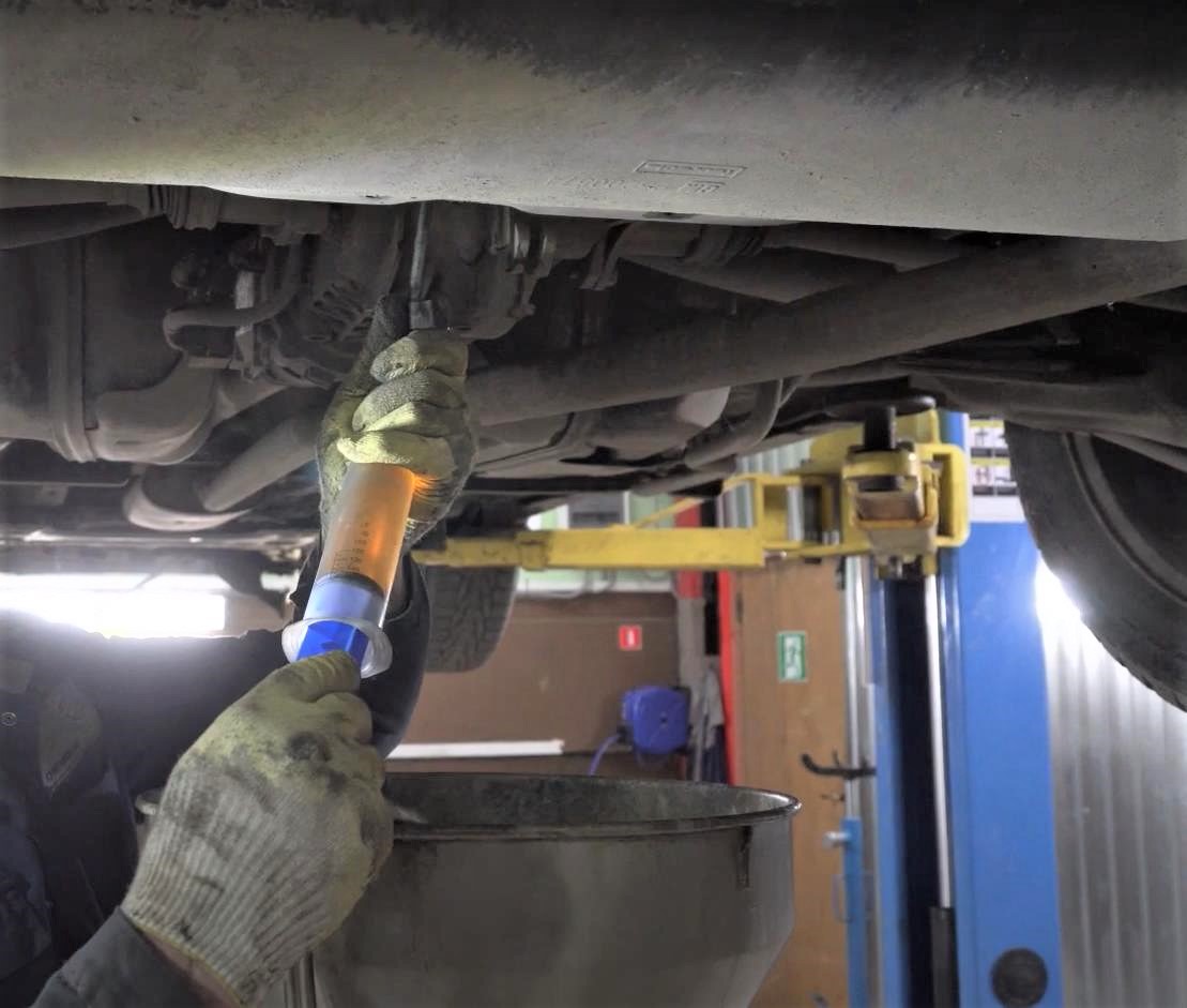 Замена масла в редукторе Опель Мокка