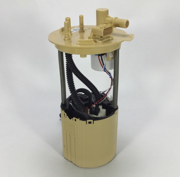 В бензиновых версиях фильтр расположен в модуле топливного насоса