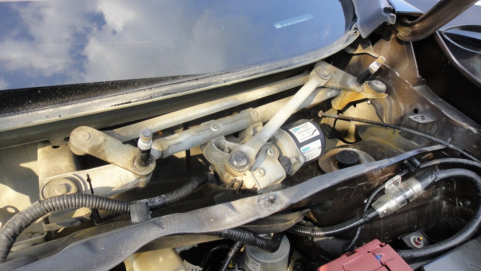 Замена трапеции стеклоочистителя Опель Мокка