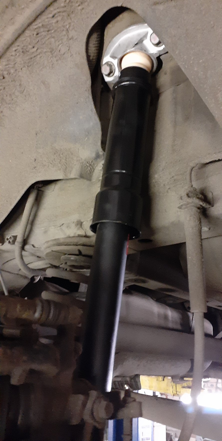 задних стоек амортизатора Опель Мокка