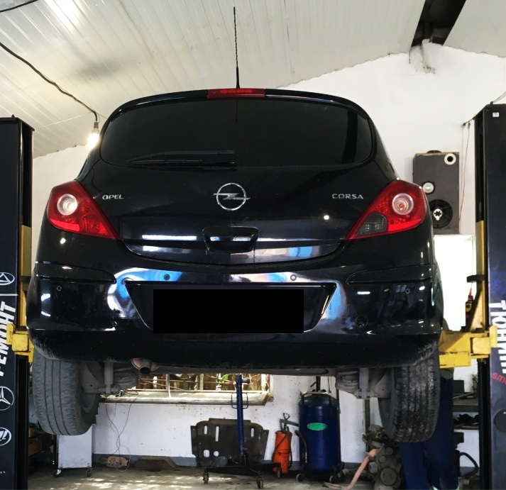 Подготовка Опель Корса к замене переднего сальника коленвала