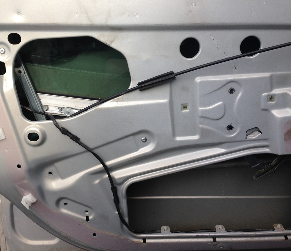 Замена стеклоподъемника Опель Корса