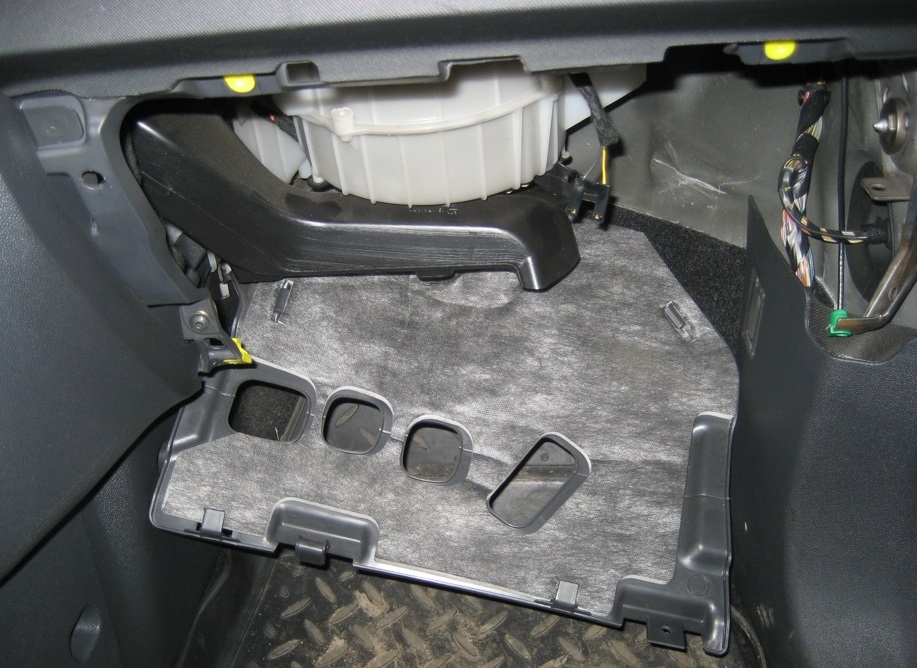 Замена вентилятора печки Опель Корса