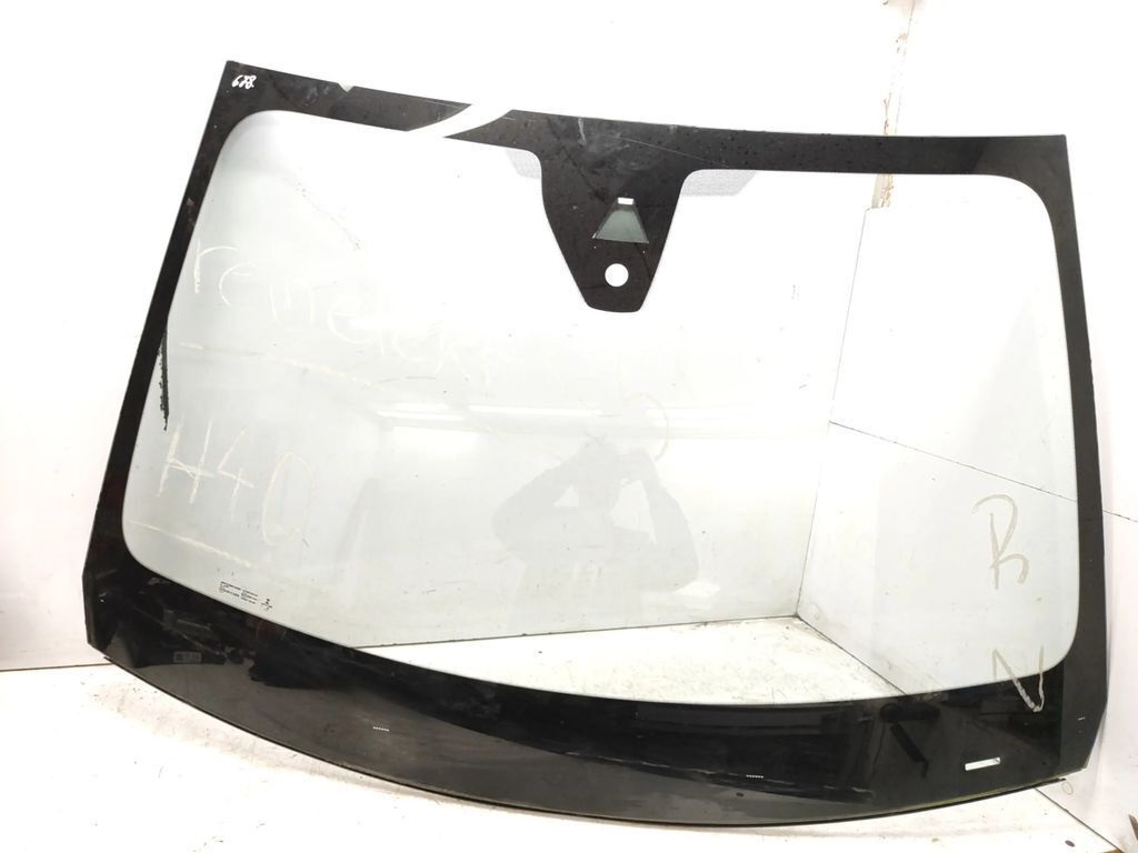 Лобовое стекло на замену