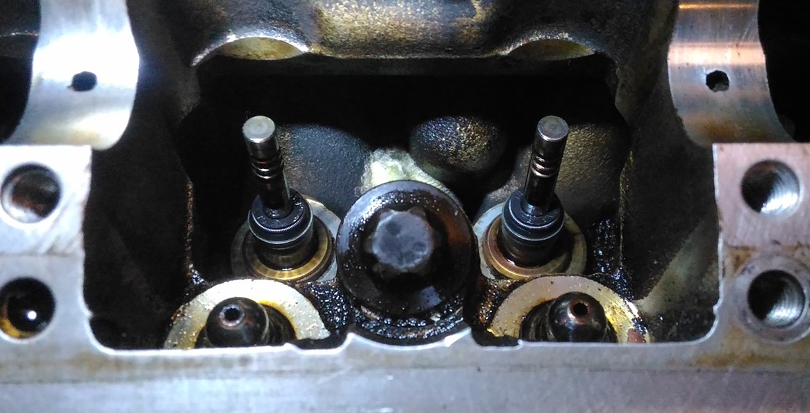 Замена маслосъемных колпачков Опель Корса