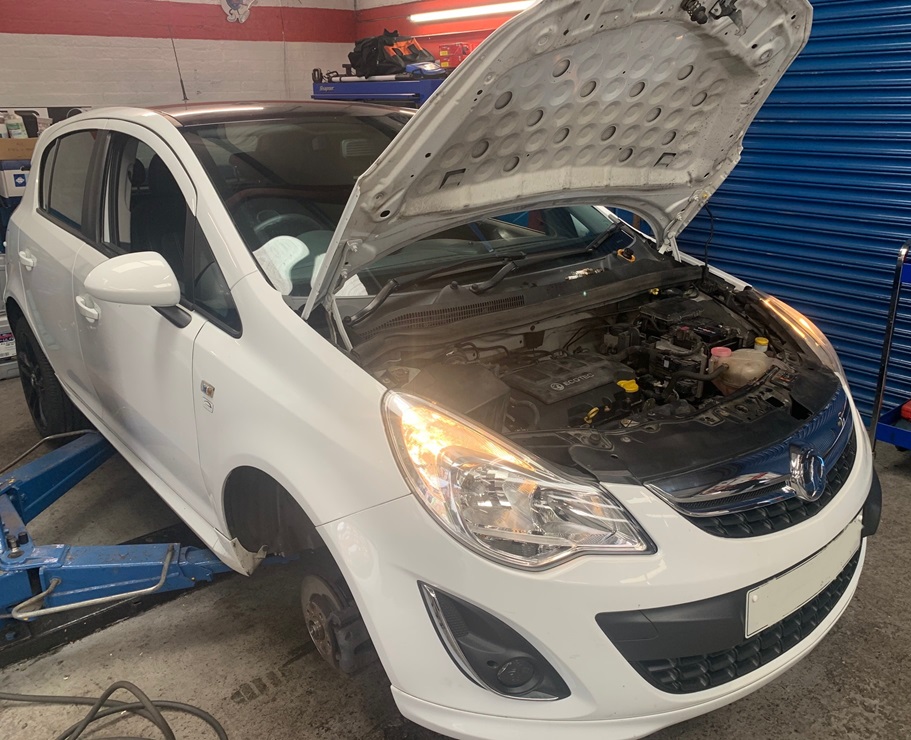 Опель Корса перед заменой ремня ГРМ