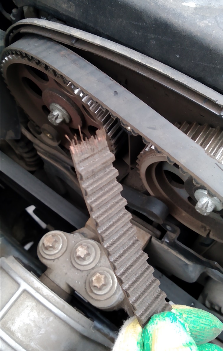 Если вовремя не заменить ремень ГРМ Опель Зафира - возможны серьезные повреждения двигателя