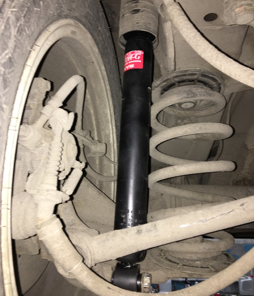 Замена амортизаторов Опель Зафира