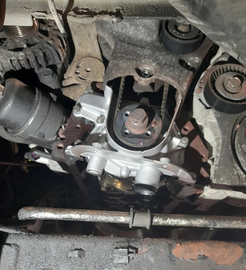 Замена масляного насоса Опель Инсигния