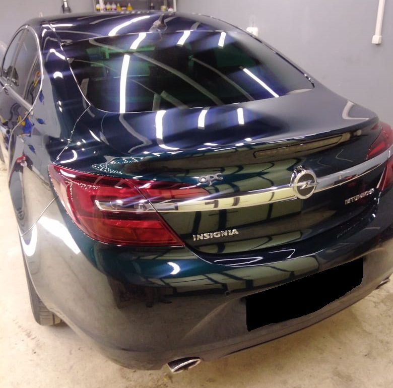 Опель Инсигния готовится к замене радиатора печки