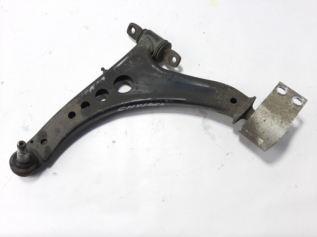 Передний рычаг