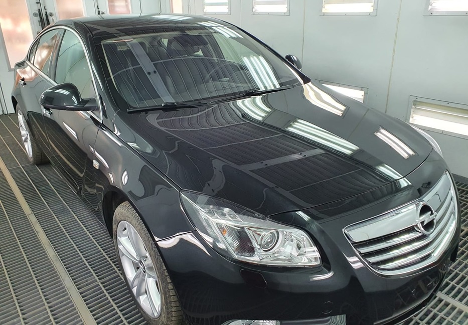 Опель Инсигния готовится к промывке радиаторов