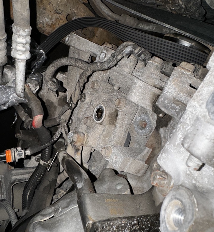 Замена датчика давления масла Опель Инсигния