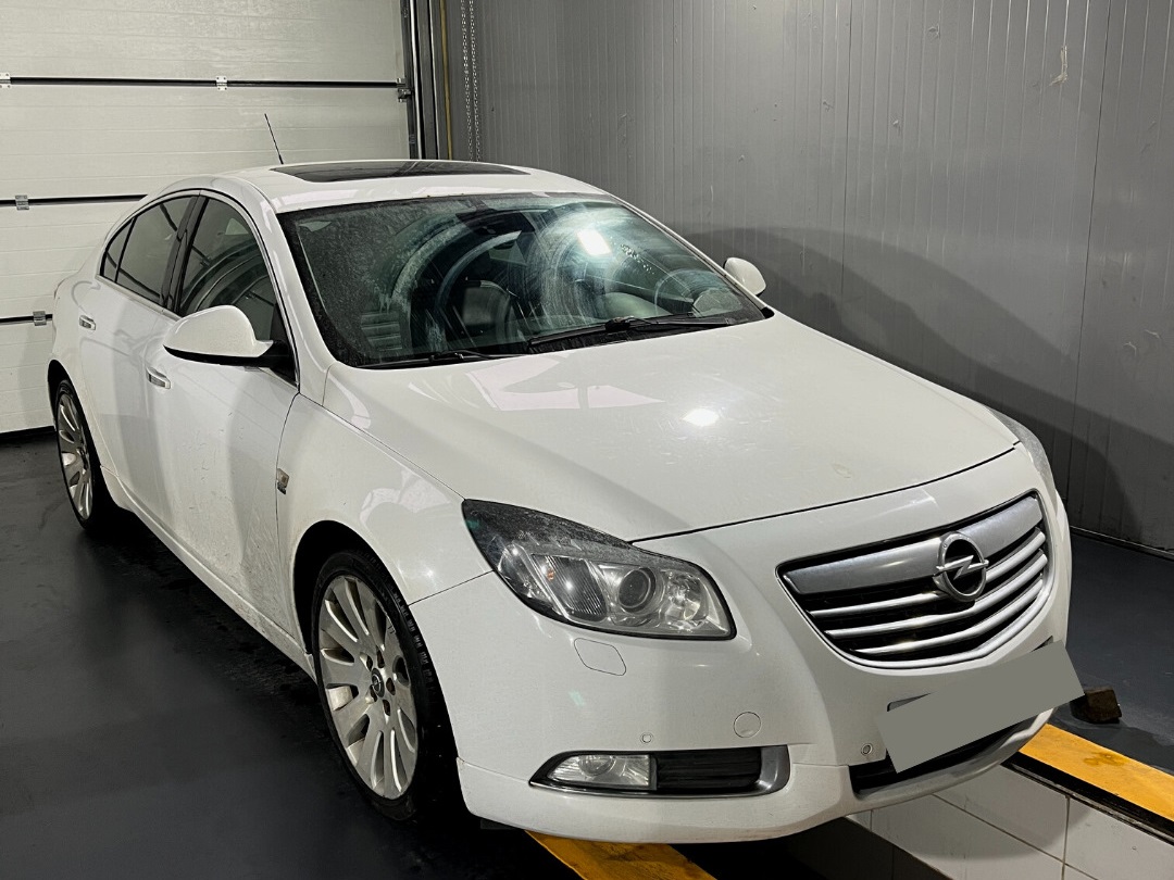 Опель Инсигния готовится к замене компрессора кондиционера