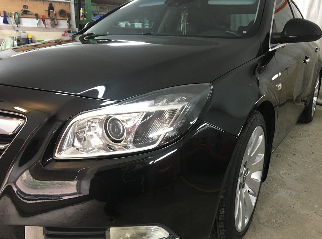 Опель Инсигния в процессе замены подрулевого шлейфа