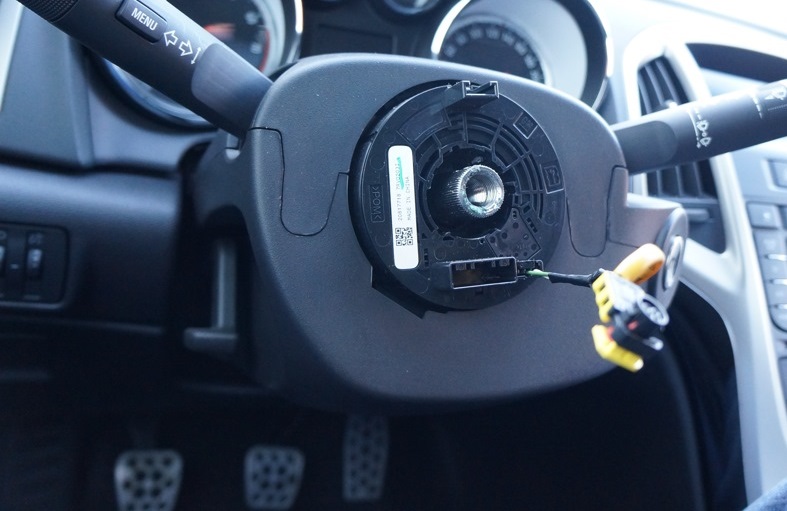 Замена подрулевого шлейфа Опель Инсигния