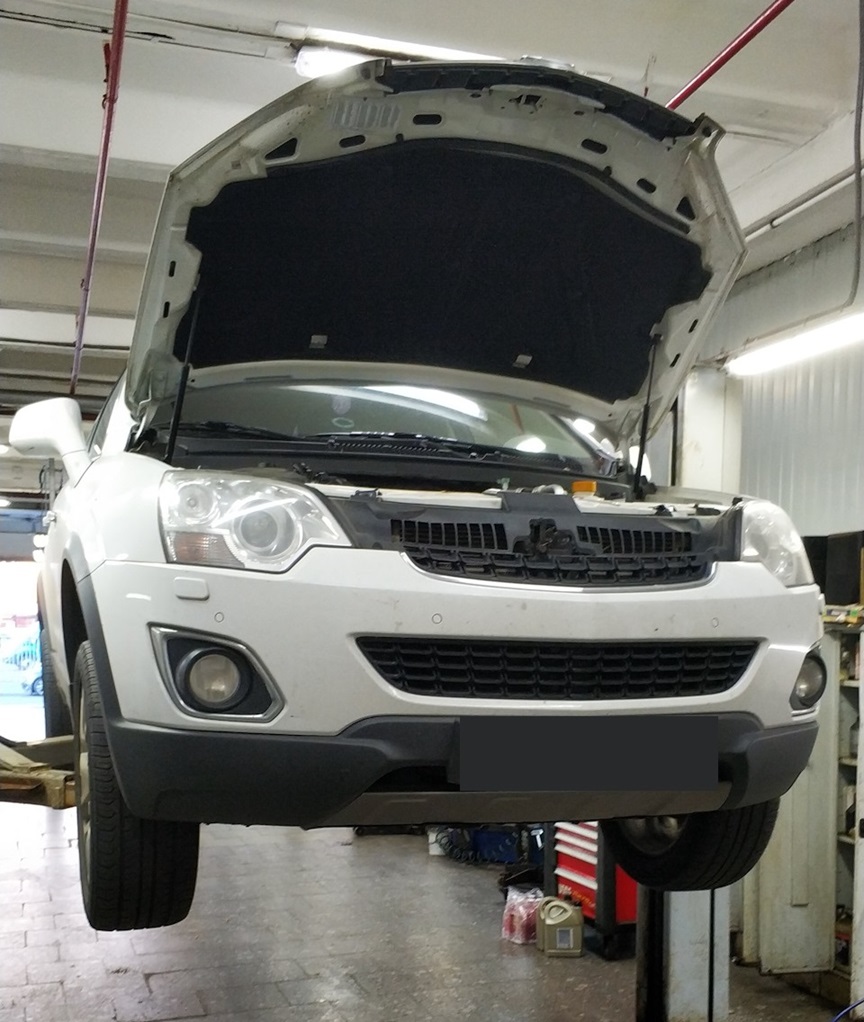 Опель Антара в сервисе в процессе ремонта ГУР