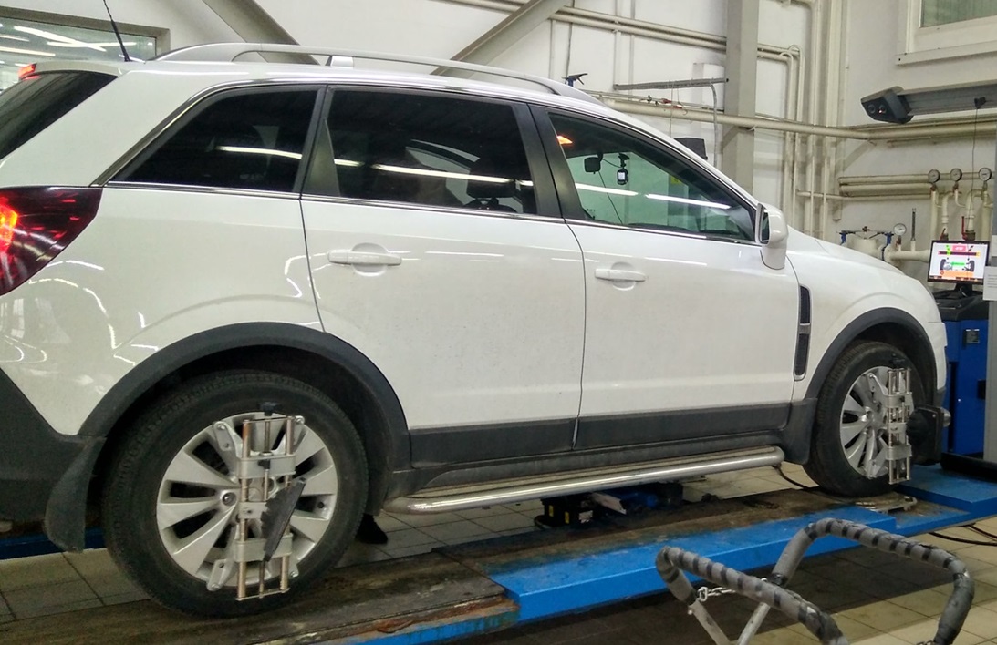 Опель Антара в процессе схода-развала