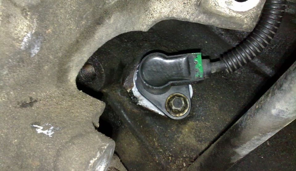 Замена датчика коленвала Опель Антара