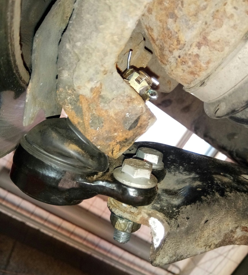 Замена шаровых опор Опель Антара