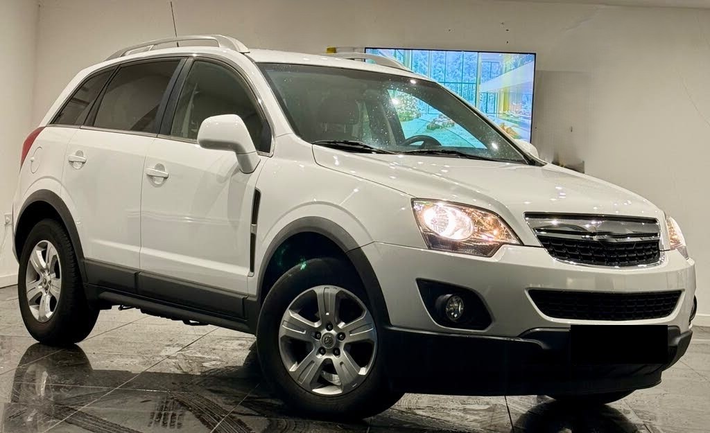 Опель Антара в автотехцентре после компьютерной диагностики