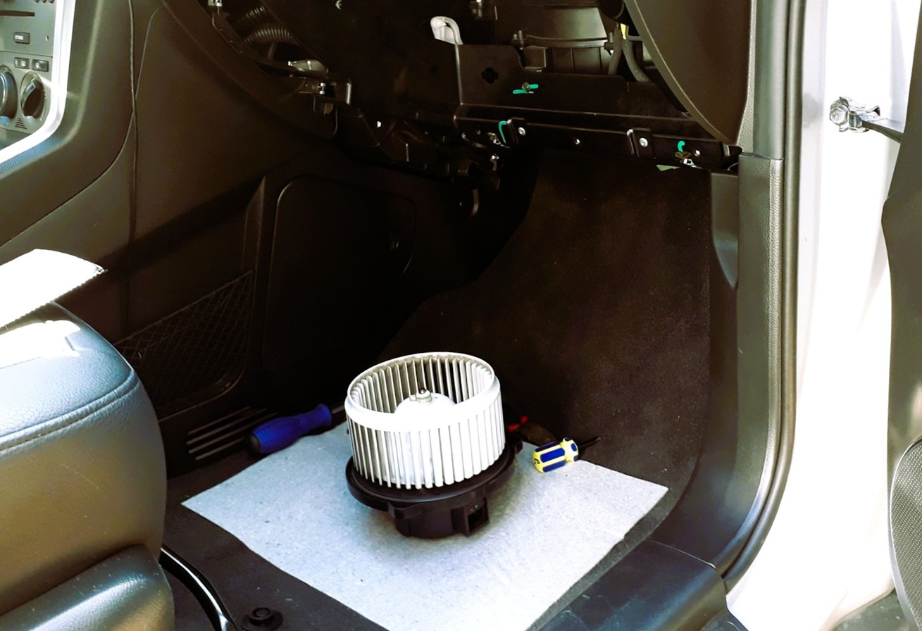 Замена моторчика печки Опель Антара