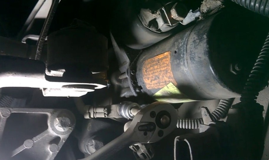 Замена стартера Опель Мокка