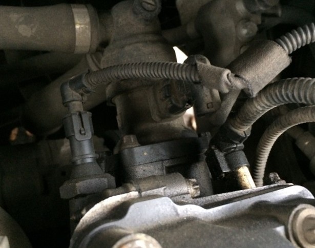 Замена датчика охлаждающей жидкости Опель Мерива