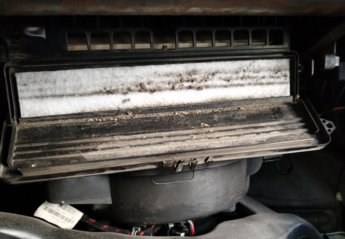 Замена салонного фильтра Опель Мерива