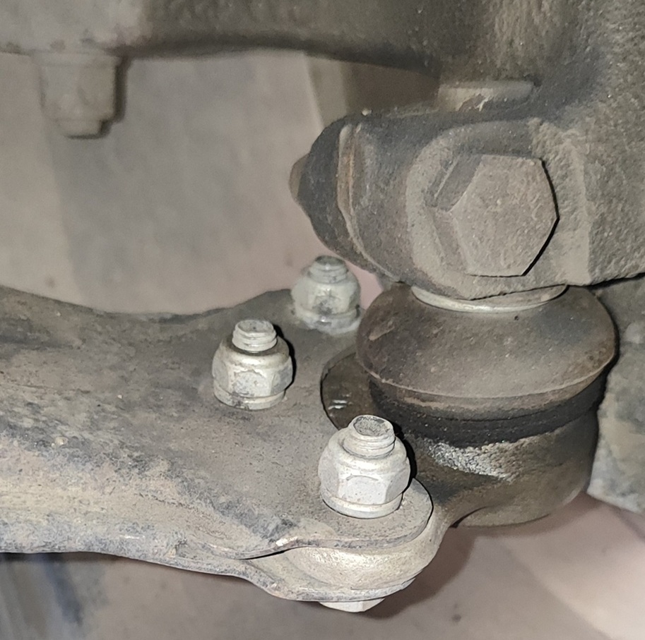 Замена шаровых опор Опель Мерива