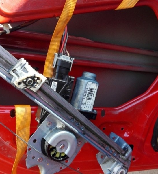 Ремонт стеклоподъемника Опель Мерива