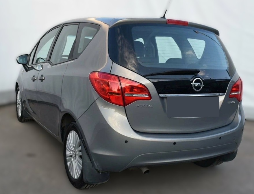 Опель Мерива после ремонта суппорта в автотехцентре