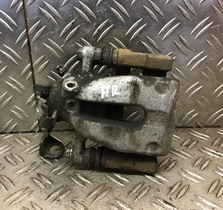 Тормозной суппорт снят для восстановления